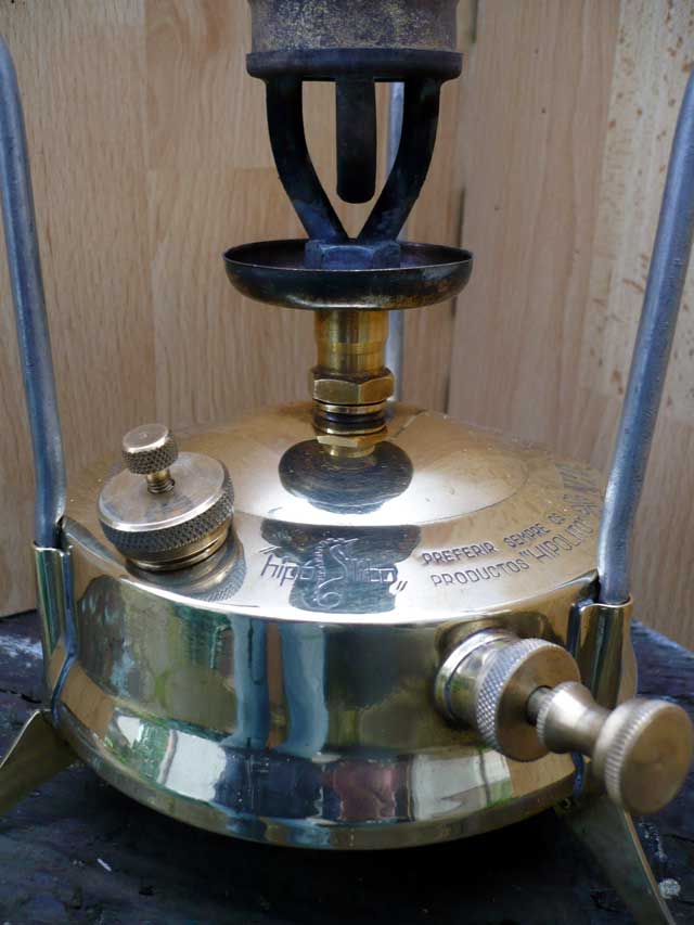 Coffre ancien en étain avec doublure en velours d'origine