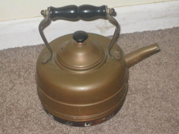 1281050573-Kettle_opt.jpg