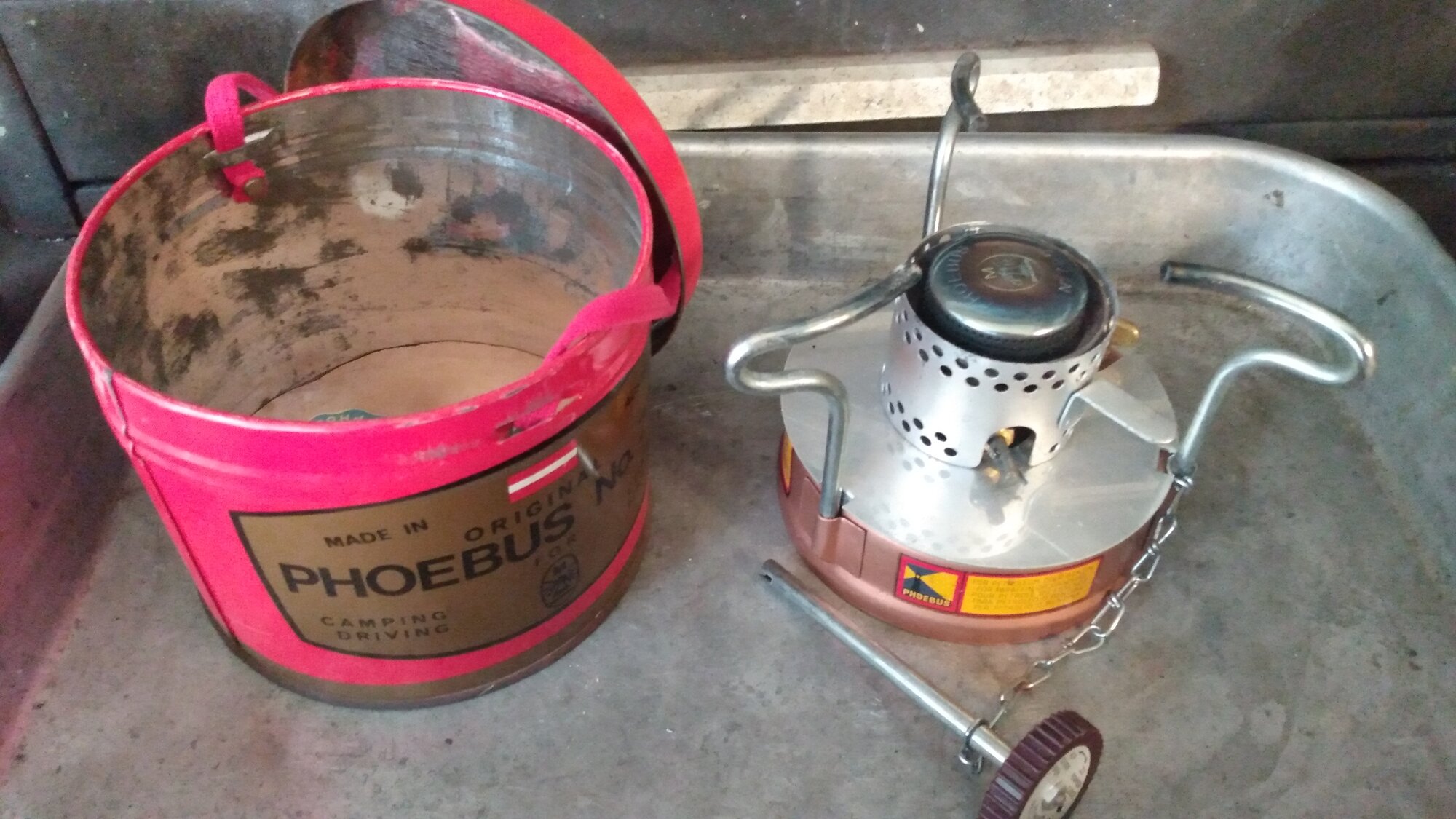 Phoebus 725 with silent burner cap | Classic Camp Stoves