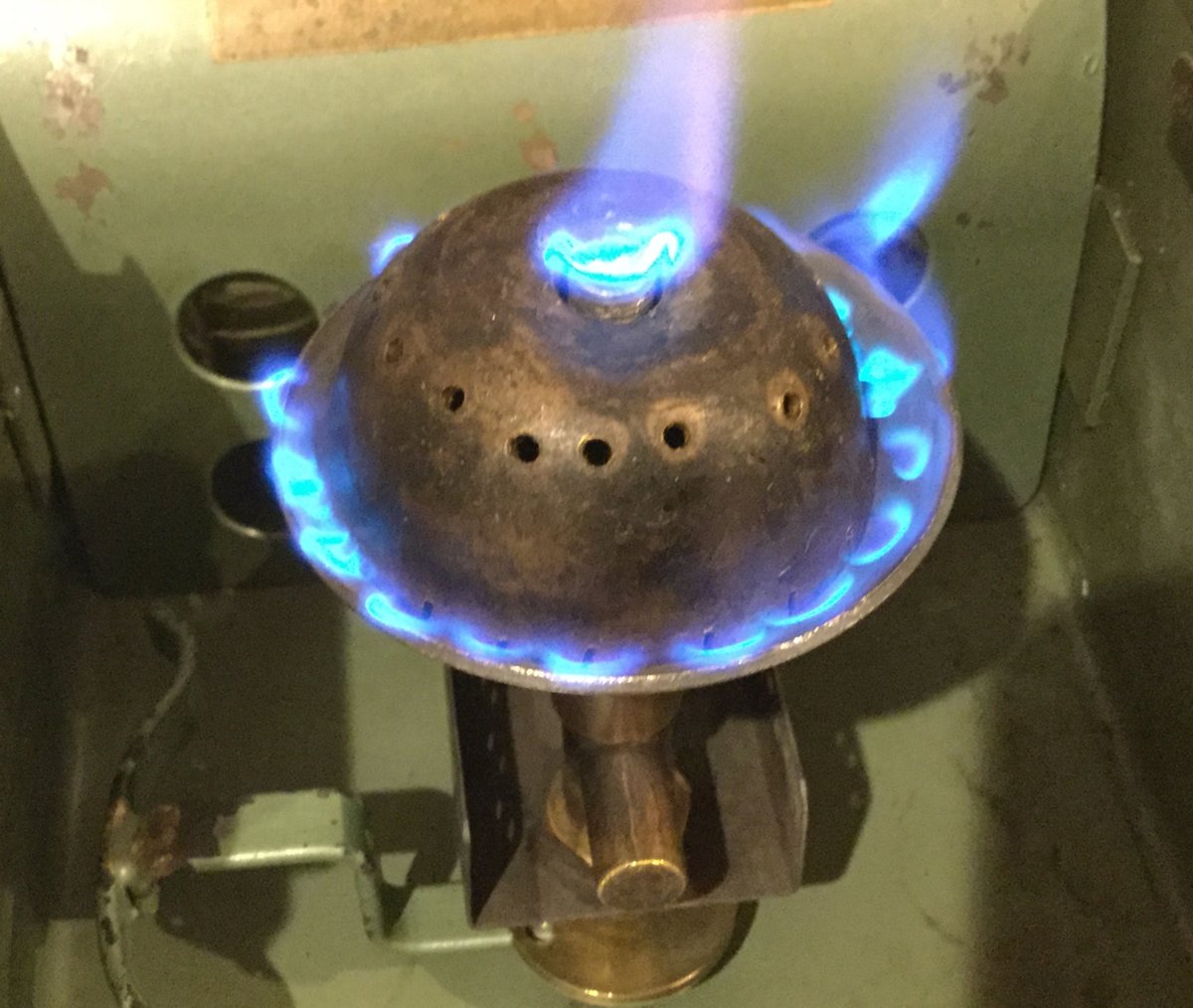 Vesta 540 gasoline stove Classic Camp Stoves