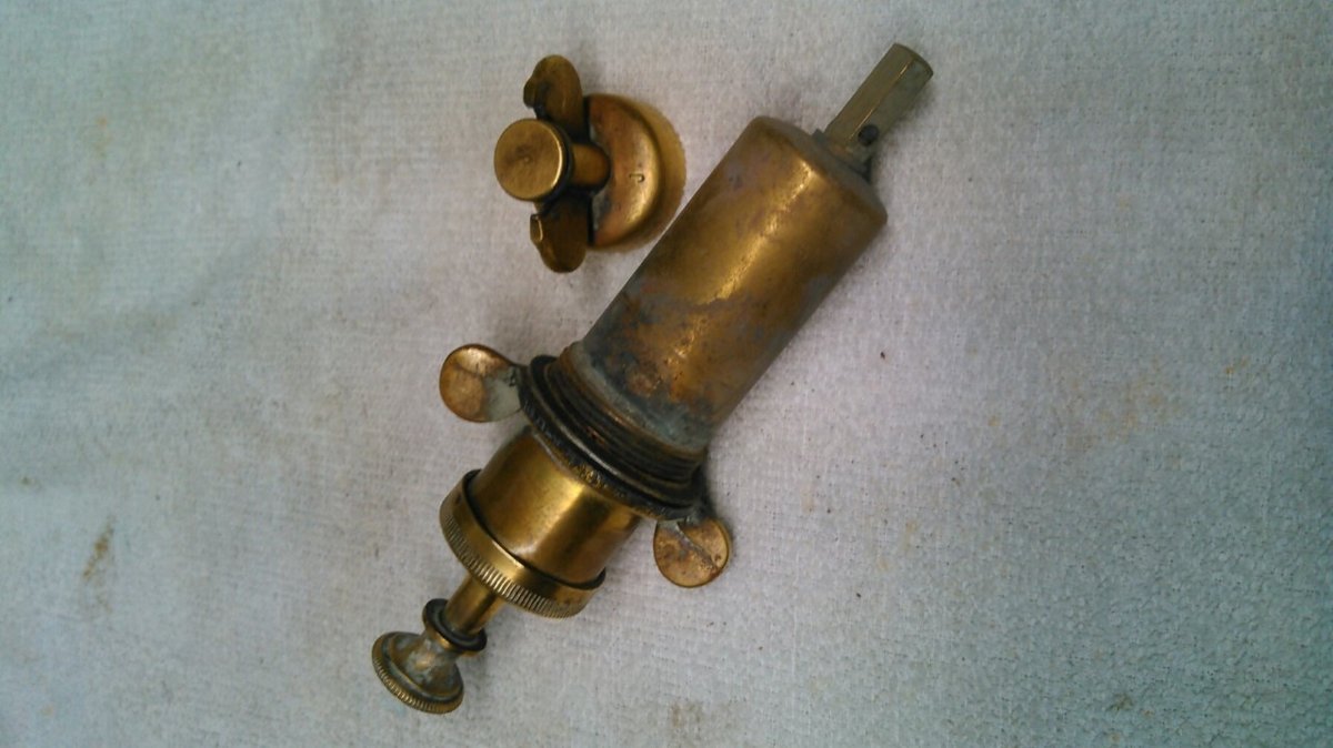 Juwel Stove Pump and Fuel Cap Unfettled.jpg