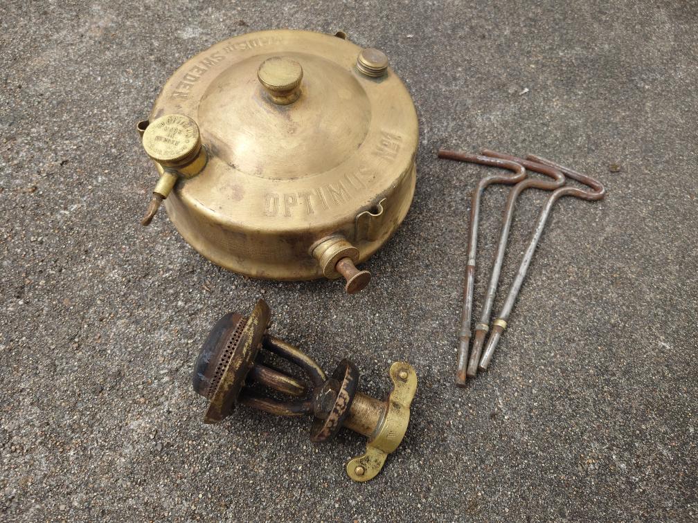 Optimus No.1 Traveller [Bun Feet] (2025) - 01.jpg